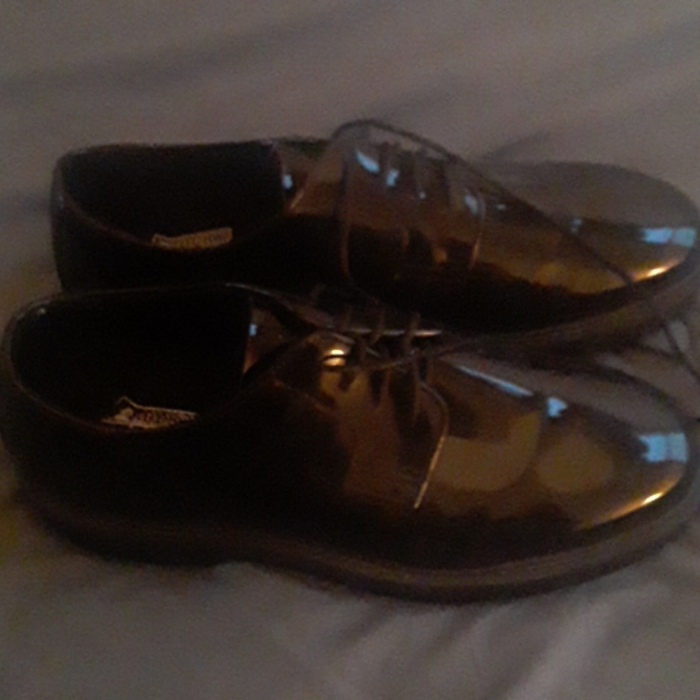 Dress shoes
